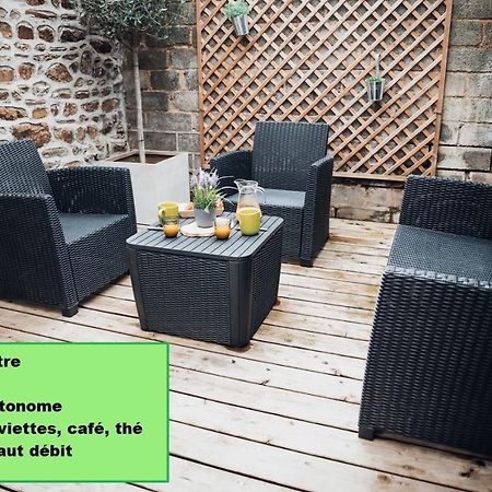 Superbe Appartement Avec Terrasse Au Calme Ernee Экстерьер фото