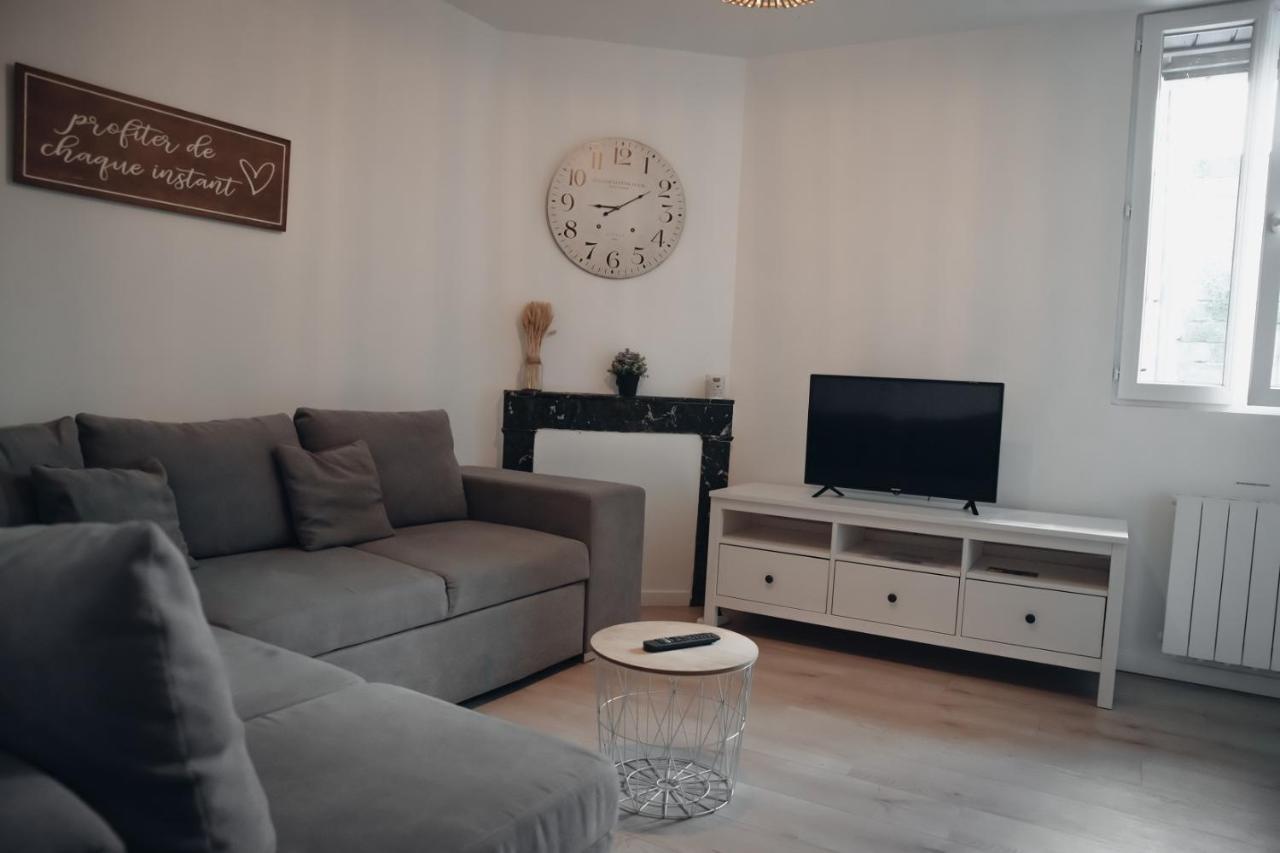 Superbe Appartement Avec Terrasse Au Calme Ernee Экстерьер фото