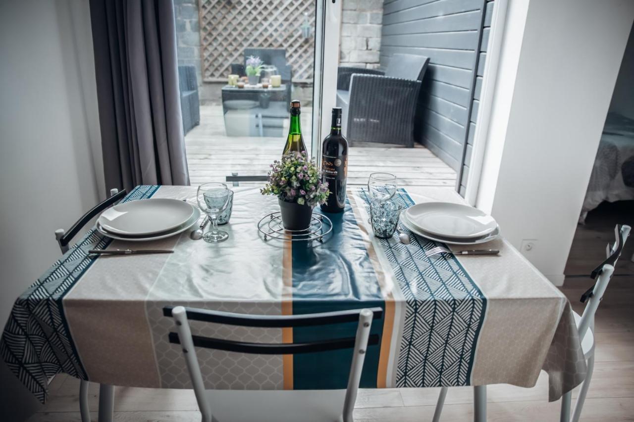Superbe Appartement Avec Terrasse Au Calme Ernee Экстерьер фото