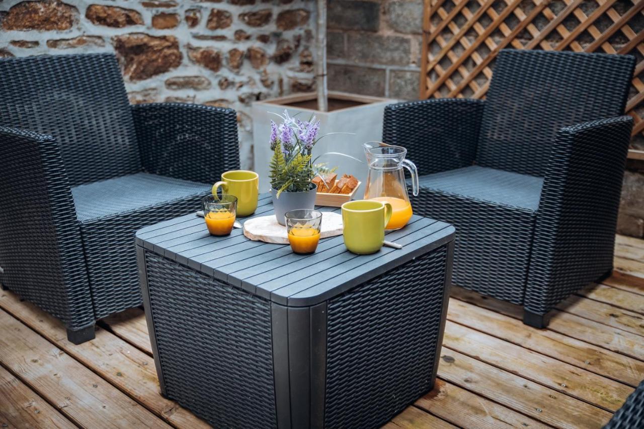Superbe Appartement Avec Terrasse Au Calme Ernee Экстерьер фото