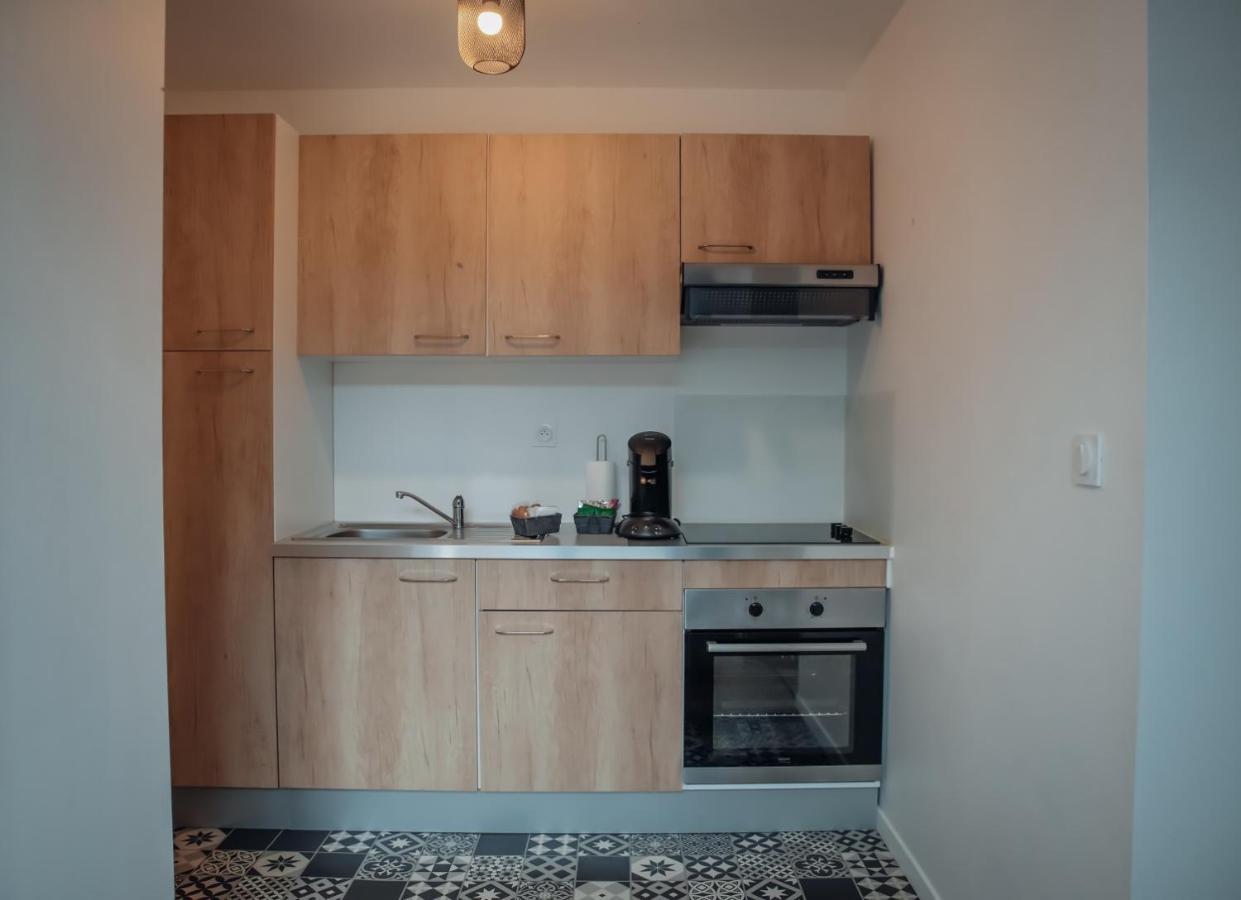 Superbe Appartement Avec Terrasse Au Calme Ernee Экстерьер фото